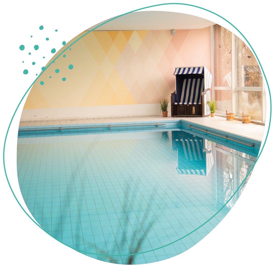 Das schöne Schwimmbad im Ferienhotel vom WDL Dünenhof