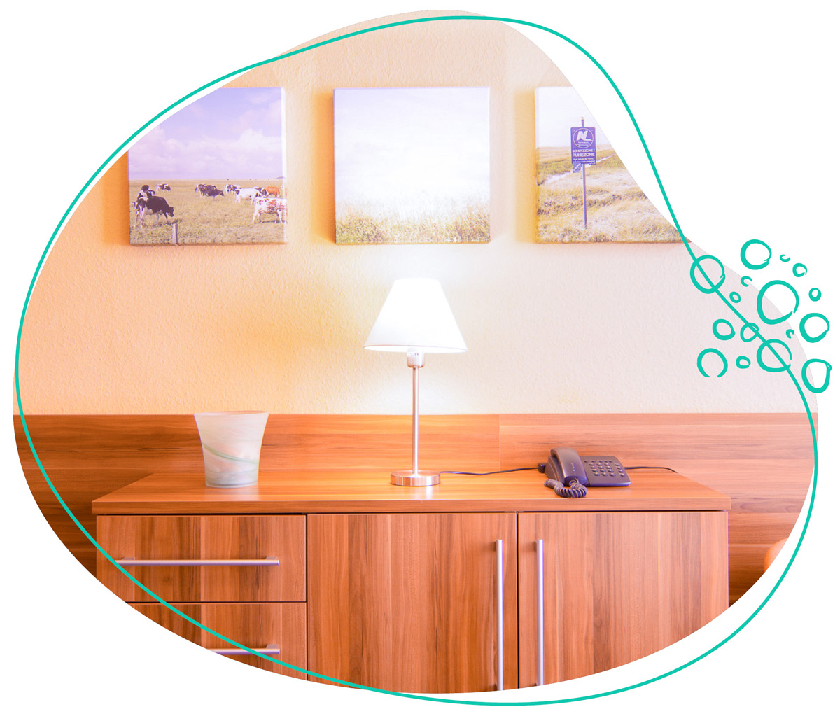 Der Kommode vom Hotelzimmer beim WDL DÜnenhof