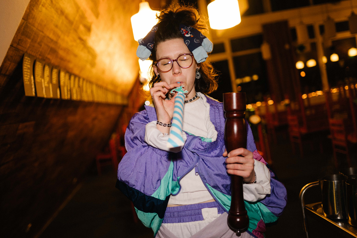 Eine junge Frau auf der Zukunftswerkstatt beim WDL-Dünenhof